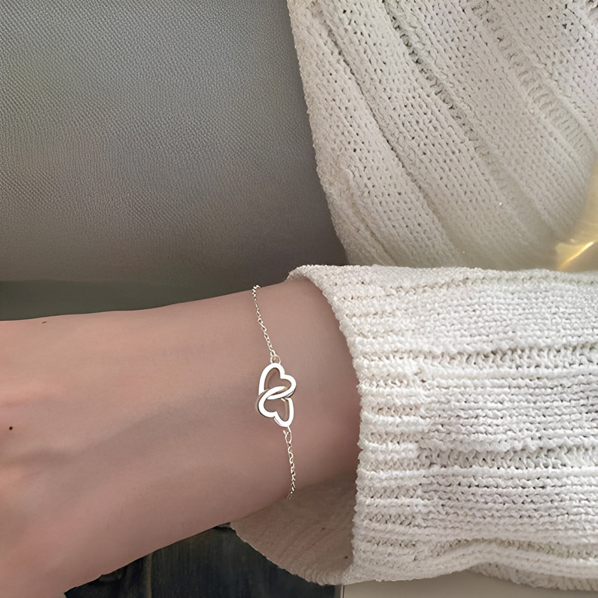 Amara – Armband mit doppeltem Herzsymbol