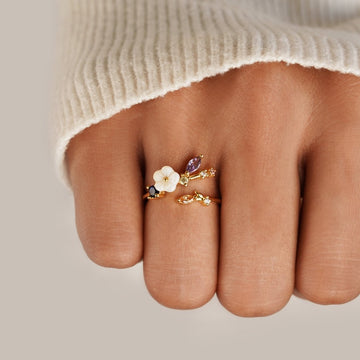 Leah - Goldring mit weißen Kristallblüten