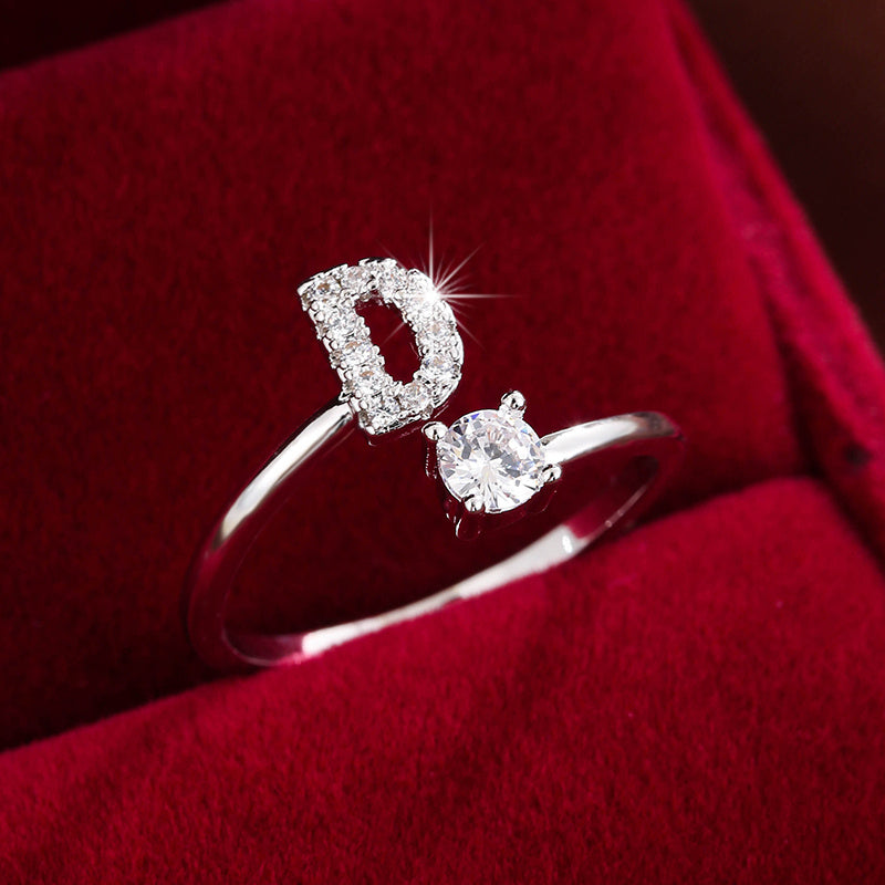 Nova – Moderner offener Ring mit Buchstaben und Zirkonia