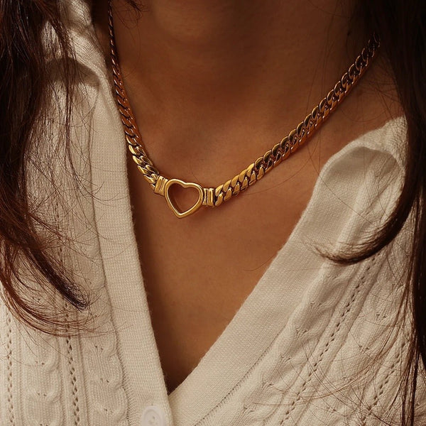 Ara – Herz-Halskette in Gold