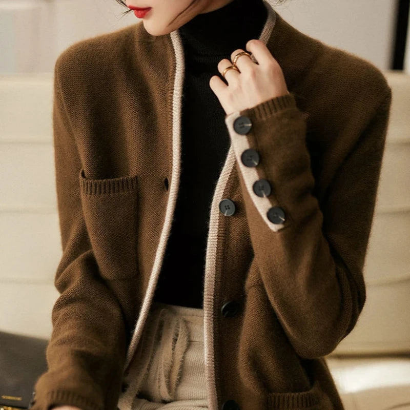 Cardigan für Damen - Knopfverschluss mit Taschen und Kontrastbesatz