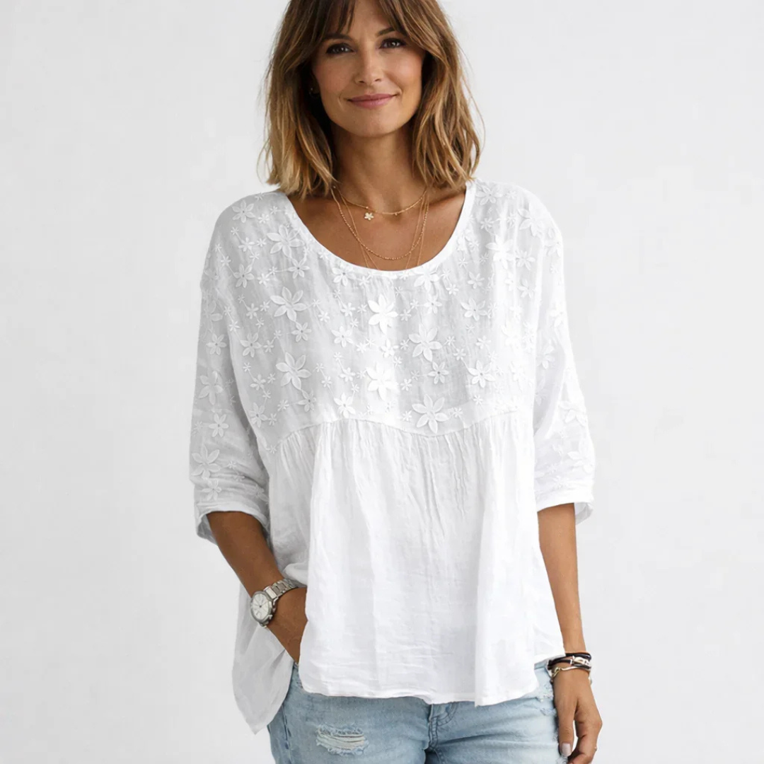 Damen Bluse Rundhals-Ausschnitt, 3/4-Ärmel, vorderes Panel mit Raffung und floraler Stickerei, locker geschnitten