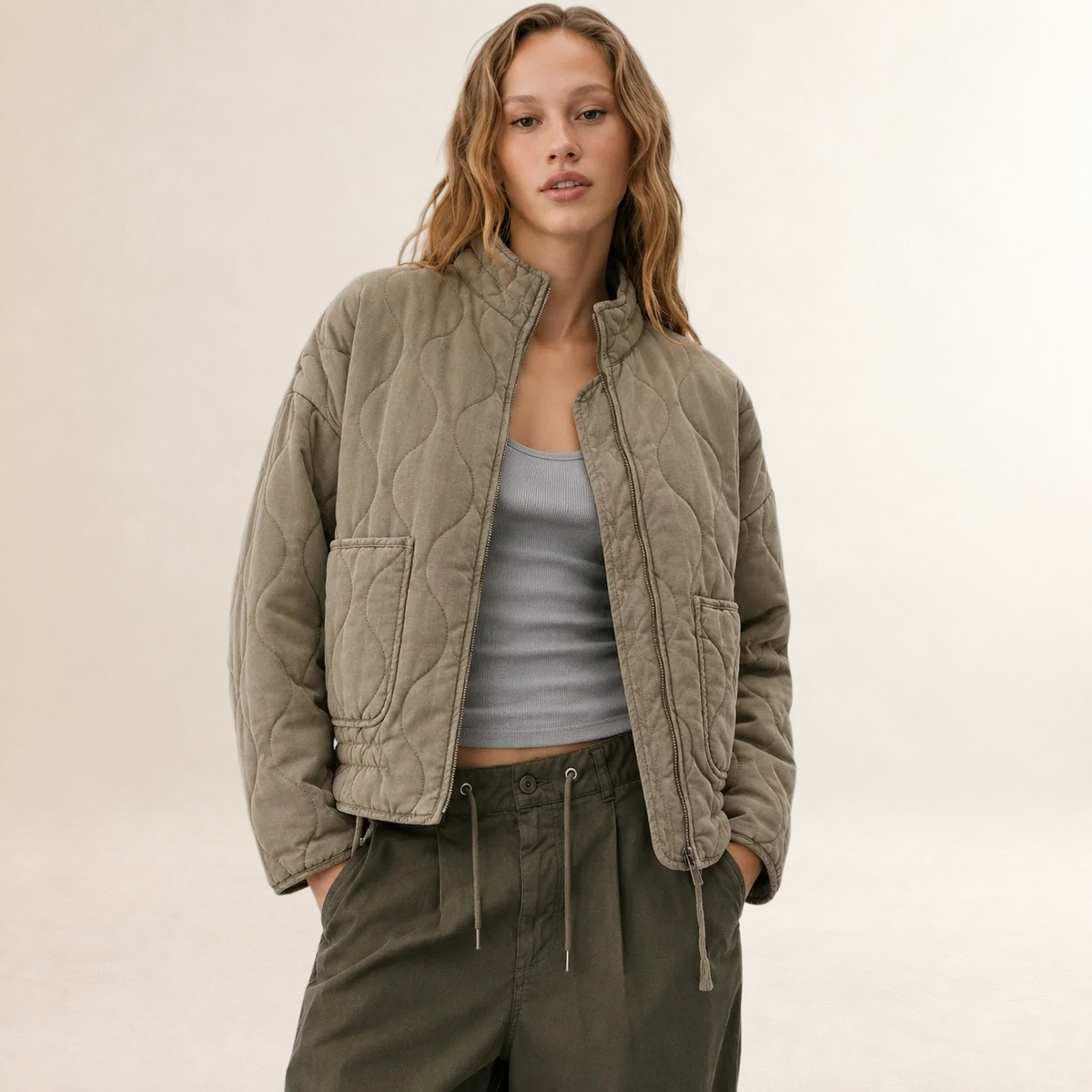 Damen Steppjacke mit hohem Kragen und großen Pattentaschen - Relaxter Schnitt