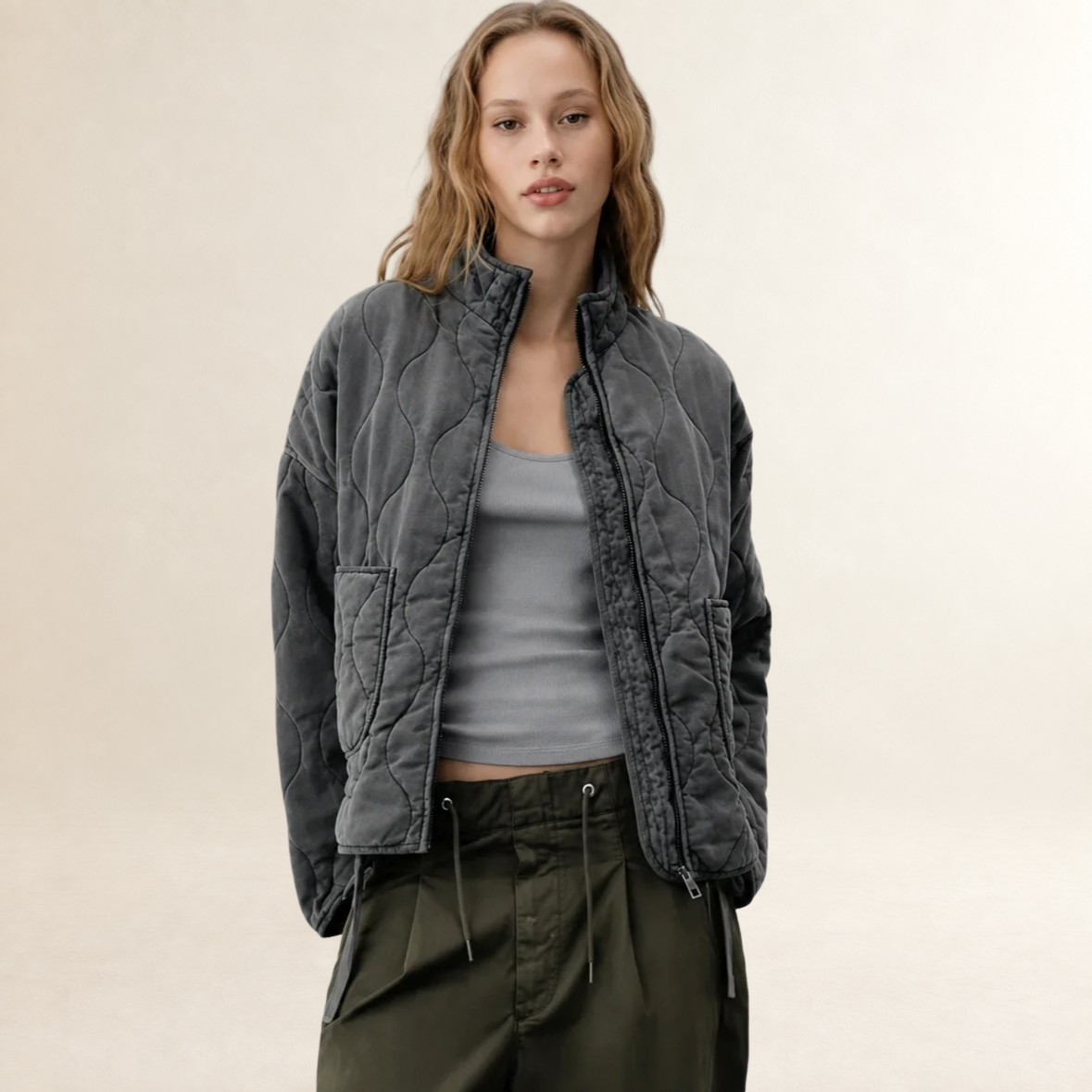 Damen Steppjacke mit hohem Kragen und großen Pattentaschen - Relaxter Schnitt