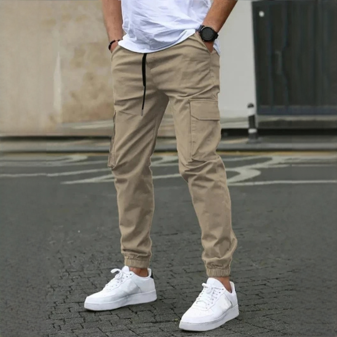 Herren Cargohosen Slim-Tapered Passform mit Kordelbund und Elastiksaumnen - Flap-Taschen auf Oberschenkel