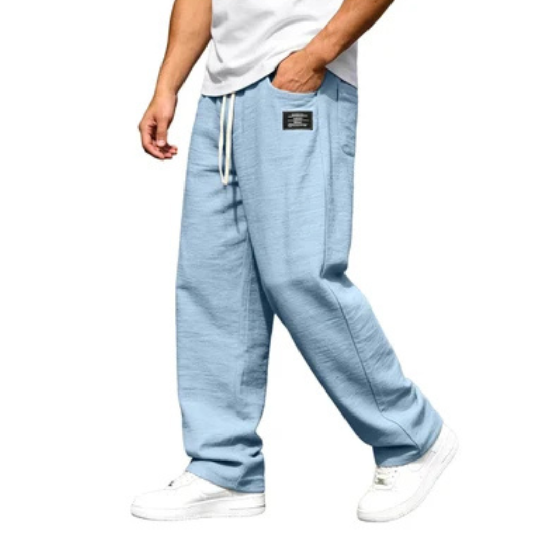 Herren Straight-Leg Pants – elastischer Bund mit Drawstring, seitliche Eingrifftaschen, elastische Taille, gerades Bein, Patch-Detail