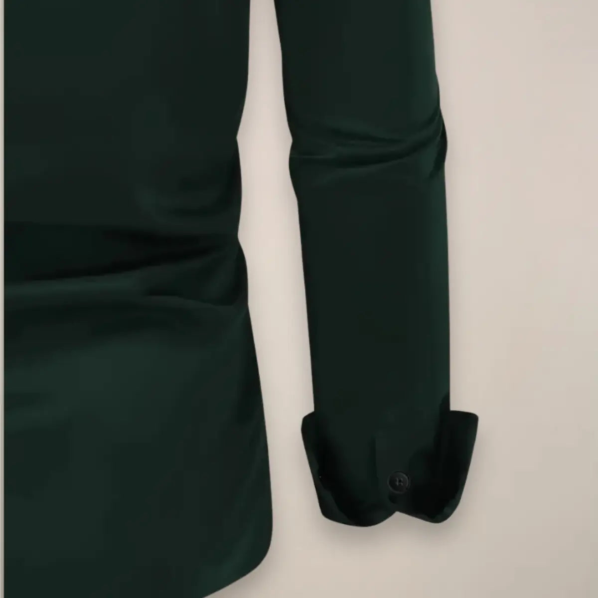 Herrenshirt mit langem Arm - Slim Fit, Knopfverschluss und klassischer Kragen