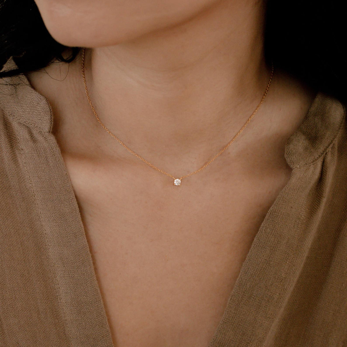 Elegantes Diamanten-Halsband - Kette mit Stein-Applikationen