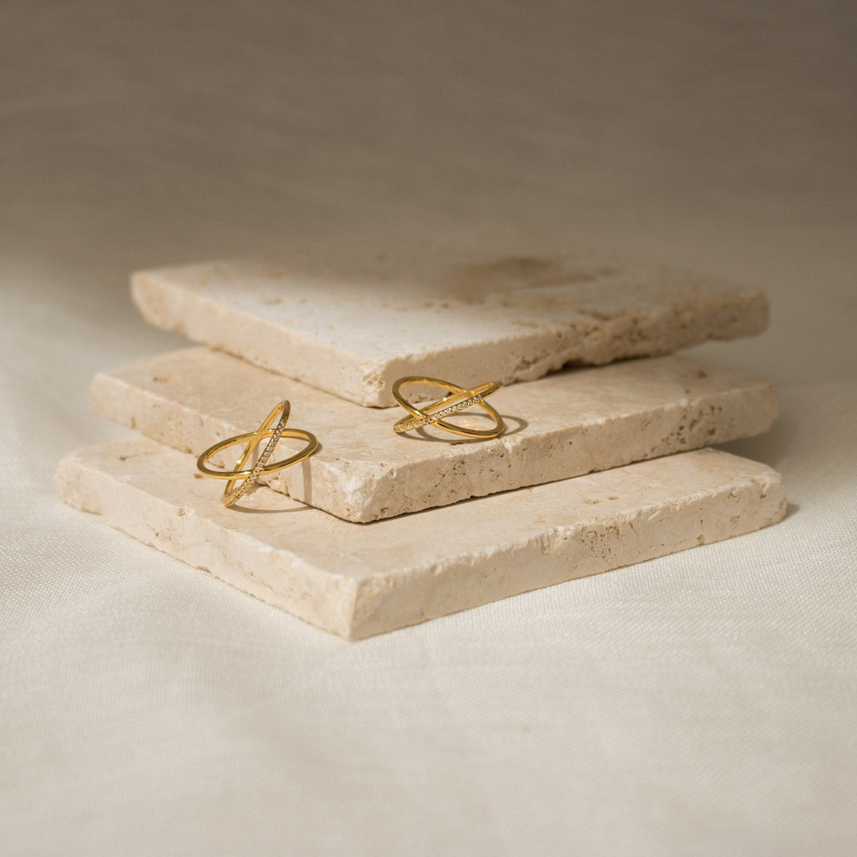 Lena – Exquisiter Pavé X Ring