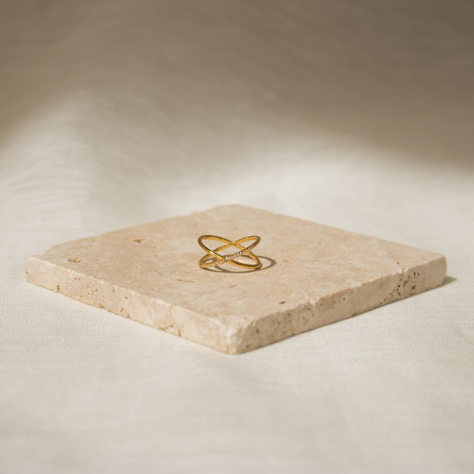 Lena – Exquisiter Pavé X Ring