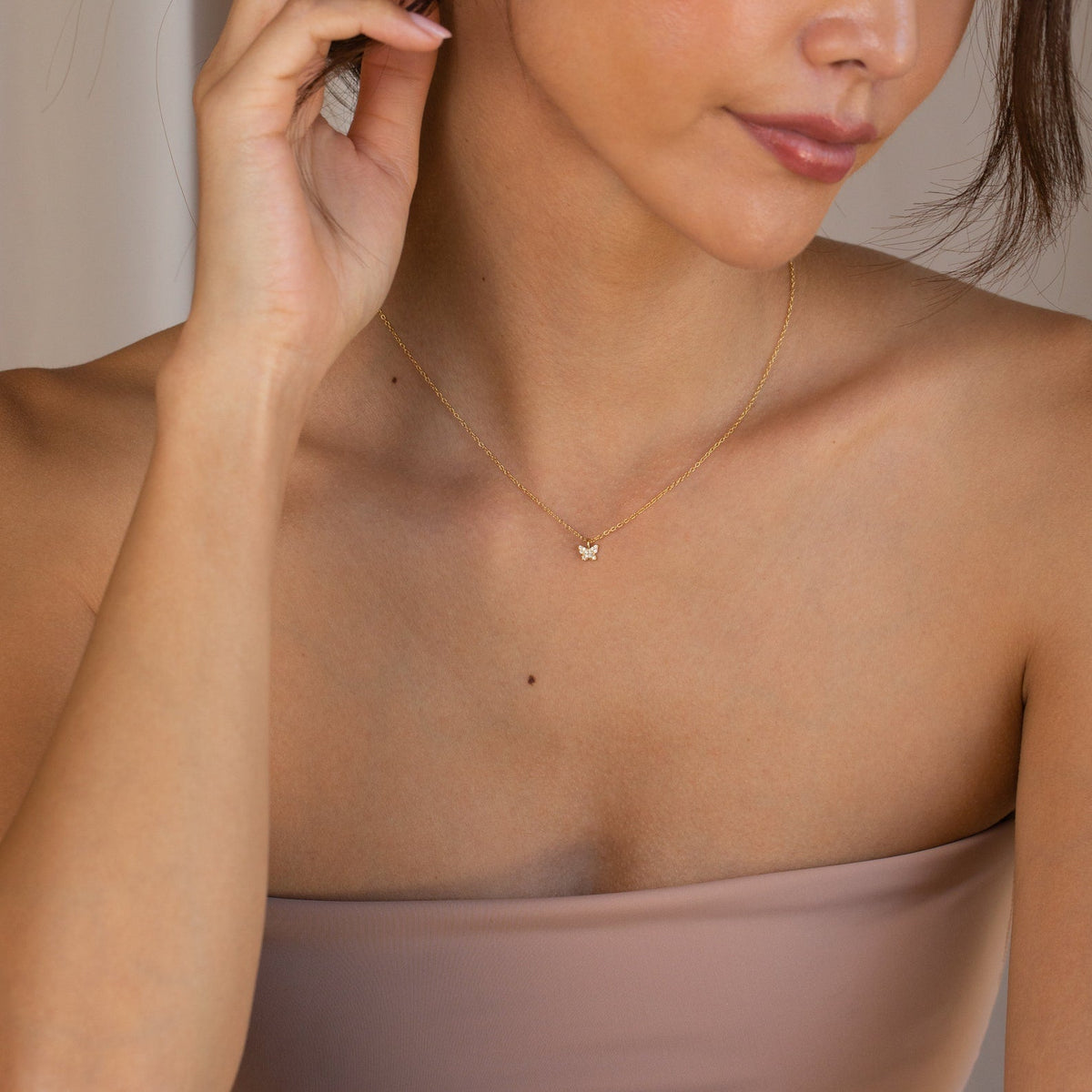 Mandy – Halskette mit Pavé-Schmetterling