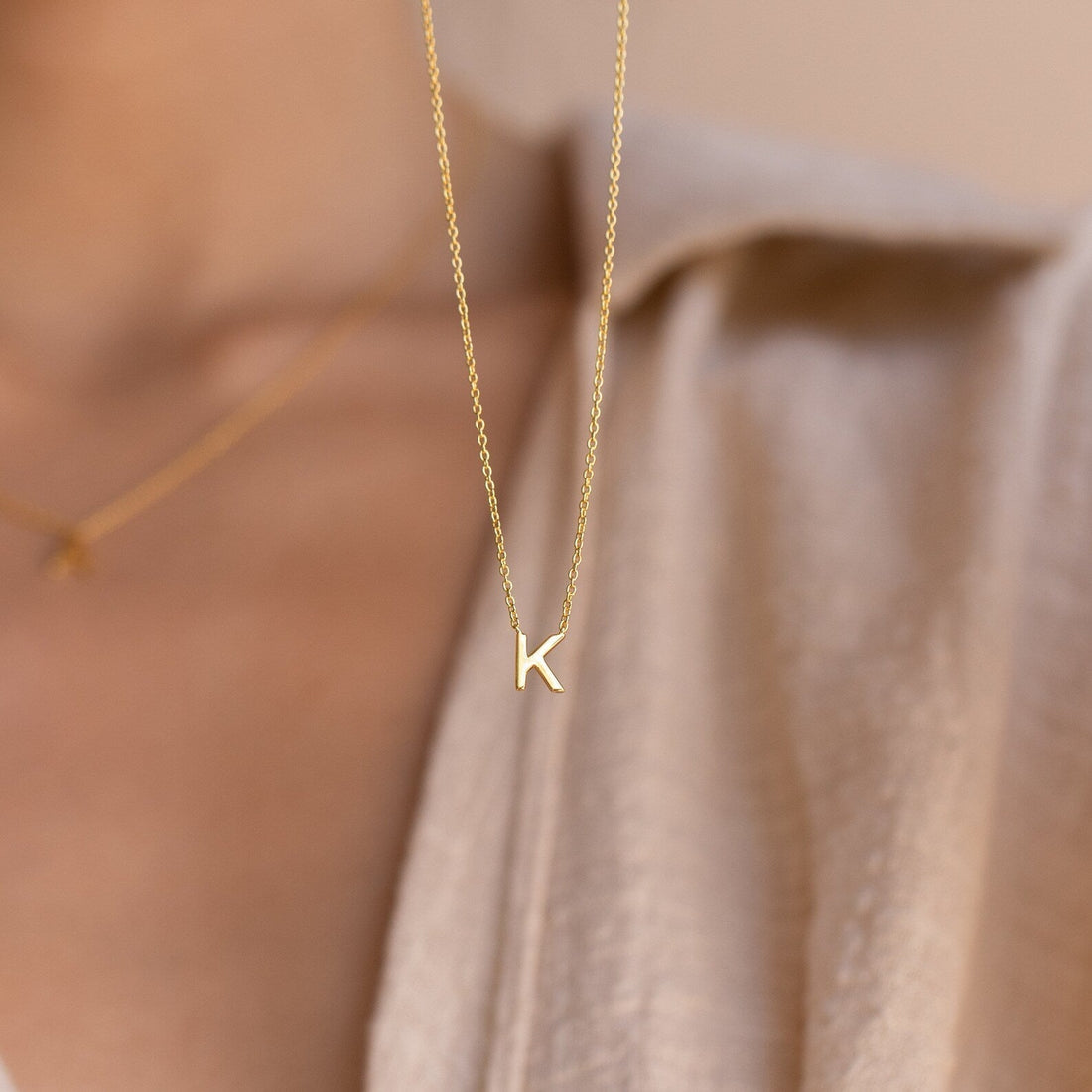 Elegantes Halsband mit Initialen - Stilvolles Kettenaccessoire mit Buchstaben