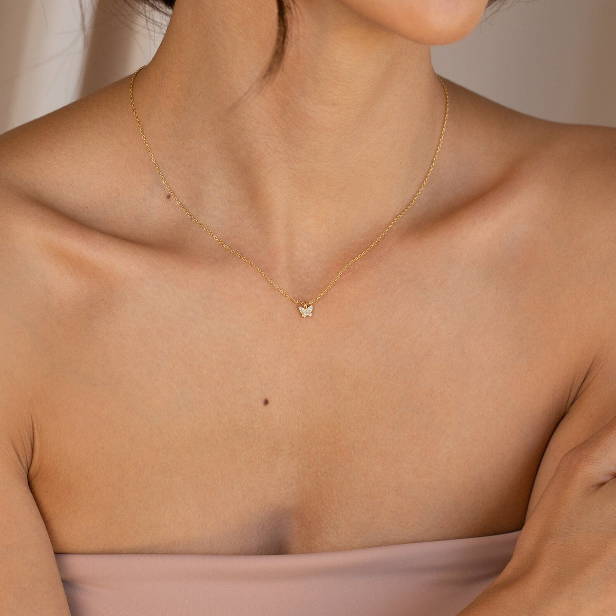 Mandy – Halskette mit Pavé-Schmetterling