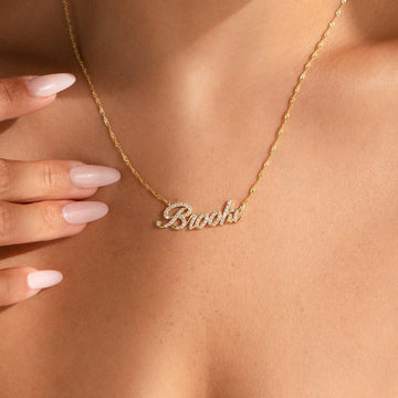 Claire – Namenskette mit Pavé Glanz