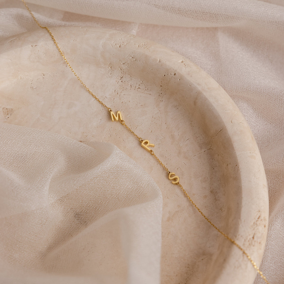 Halsband mit seitlichen Buchstaben - Einzelbuchstaben-Halsband