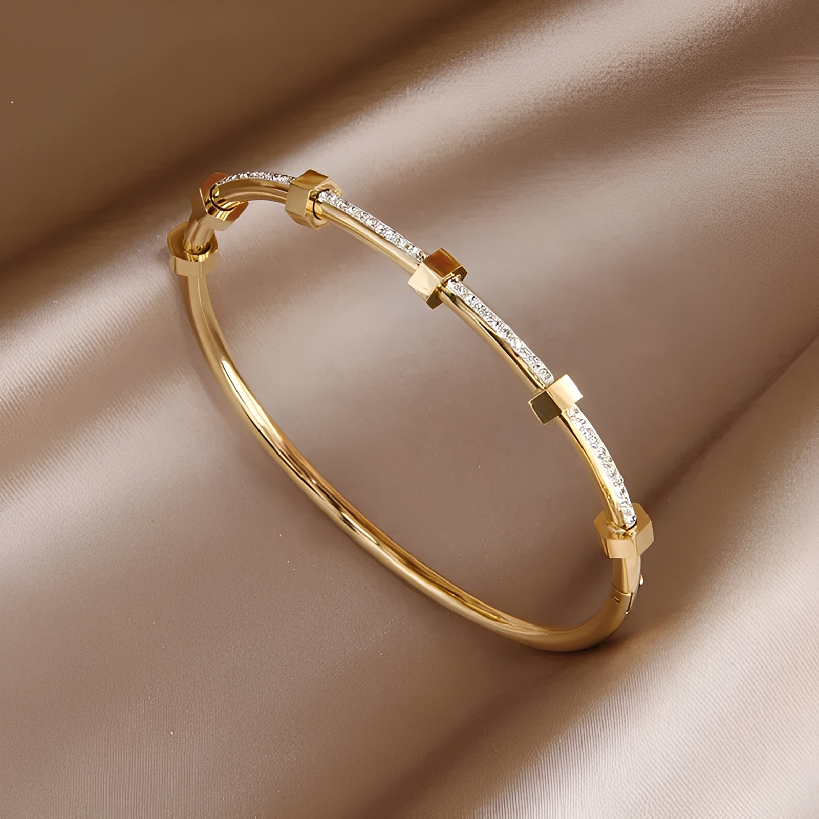 Amy – strahlendes goldenes Armband