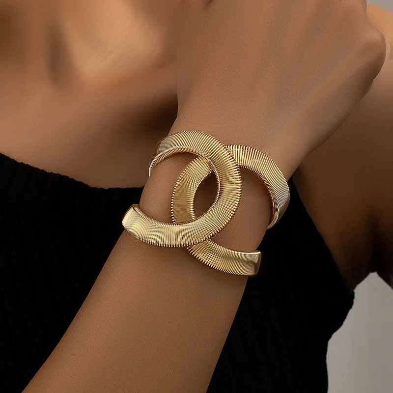Celia – Elegantes Doppelarmband in Gold