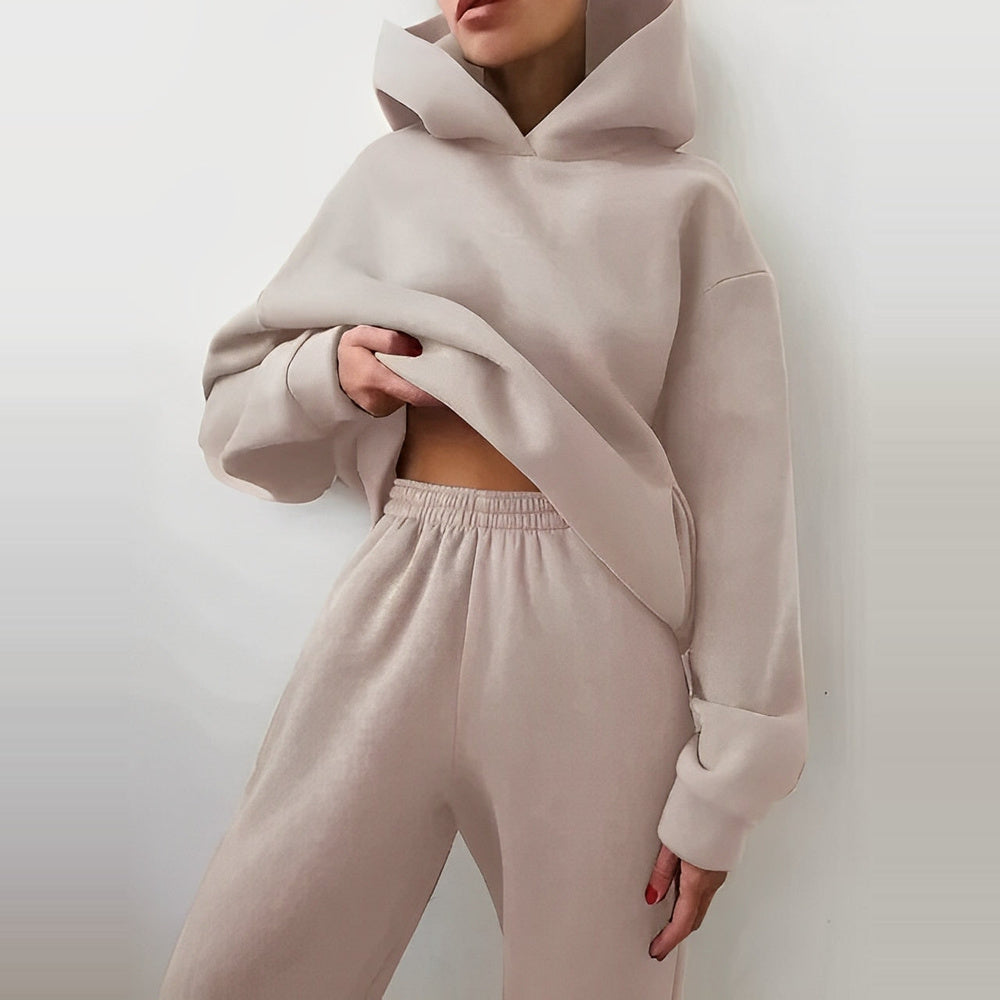 Nora – Damen-Set mit Kapuzenpullover und Jogginghose