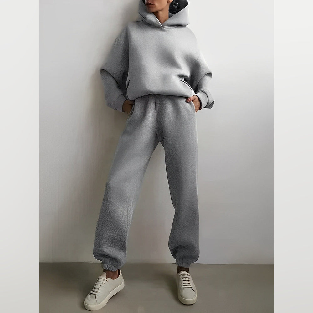 Nora – Damen-Set mit Kapuzenpullover und Jogginghose