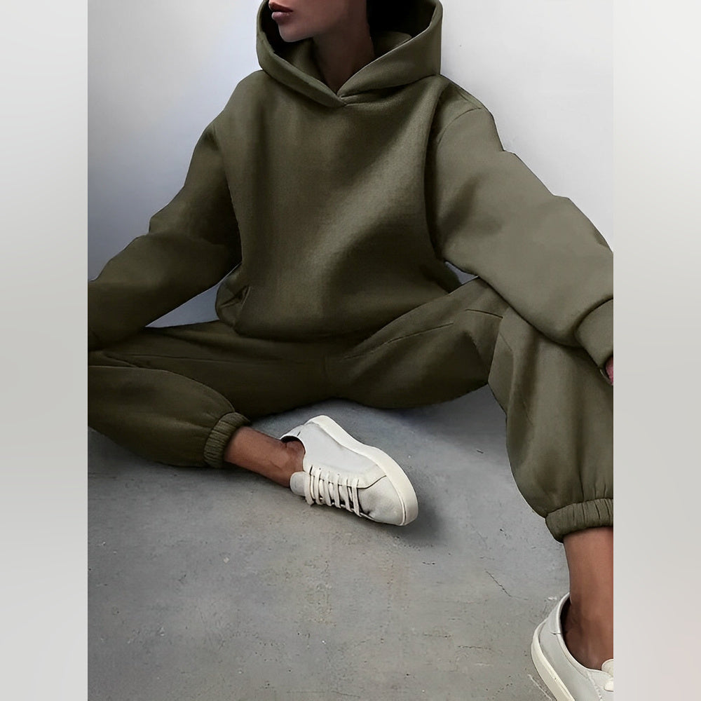 Nora – Damen-Set mit Kapuzenpullover und Jogginghose