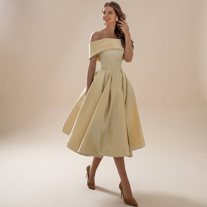 Erika - Elegantes Kleid mit freien Schultern