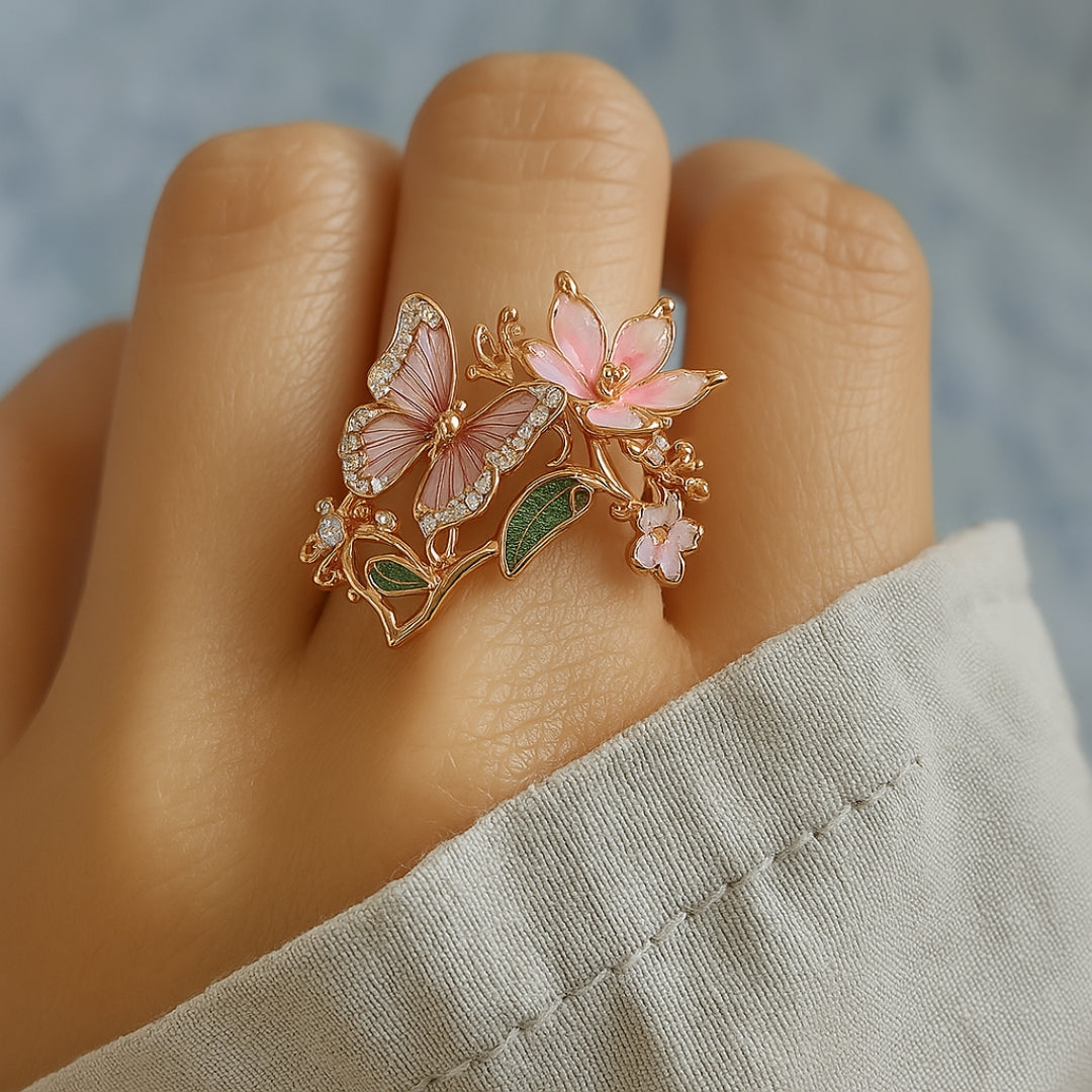 Meliora – Glänzender Schmetterlingsring mit Zirkonia