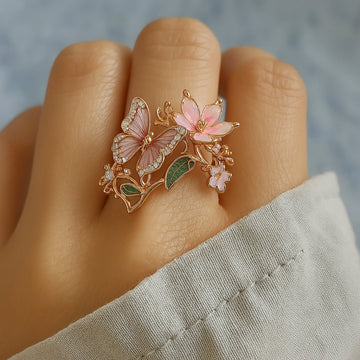 Meliora – Glänzender Schmetterlingsring mit Zirkonia