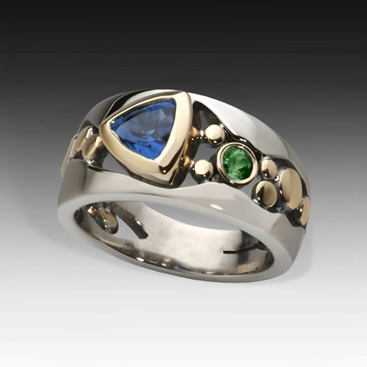 Ricca – Vintage-Ring mit strahlend blauem Kristall