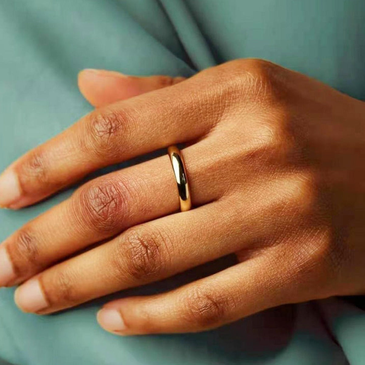 Eloane – Goldener Ring aus Edelstahl
