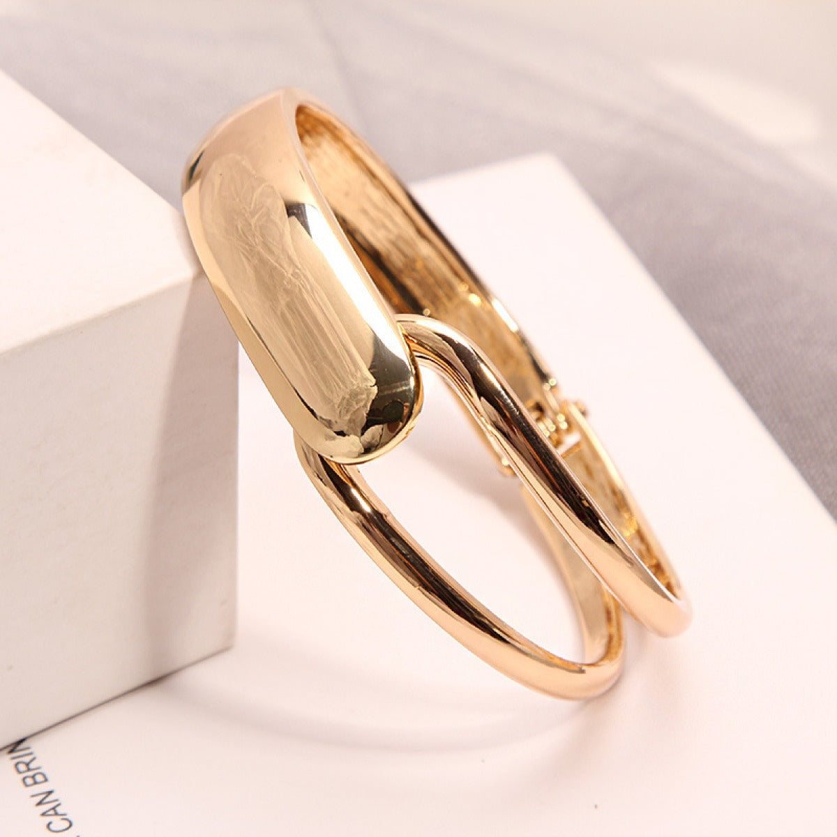 Alyssa – Stilvolles goldenes Armband