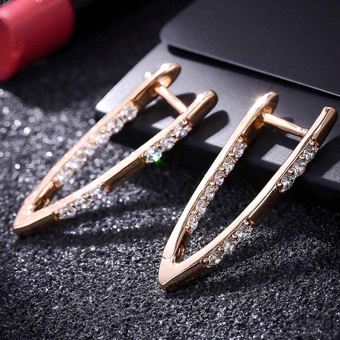 Cleah – Elegante Ohrringe mit goldenem Zirkonia