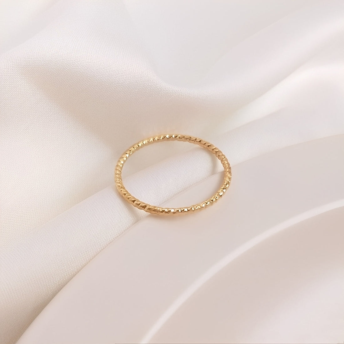 Sophie – Ring Ins Wind mit Schwanz kombiniert