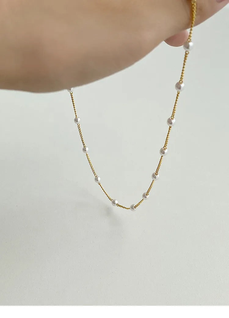 Yvaine – Perlenkette mit goldfarbener Oberfläche