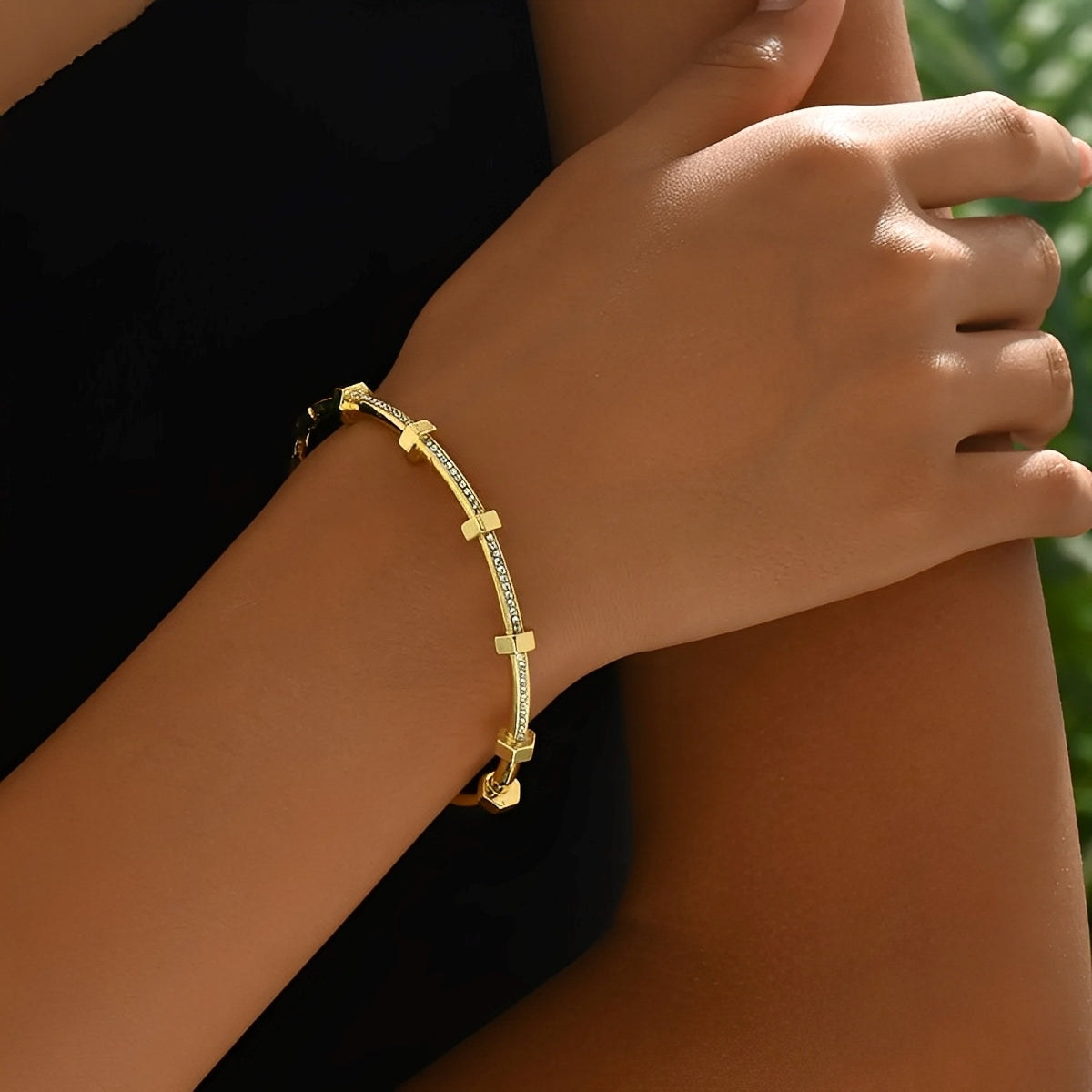 Amy – strahlendes goldenes Armband