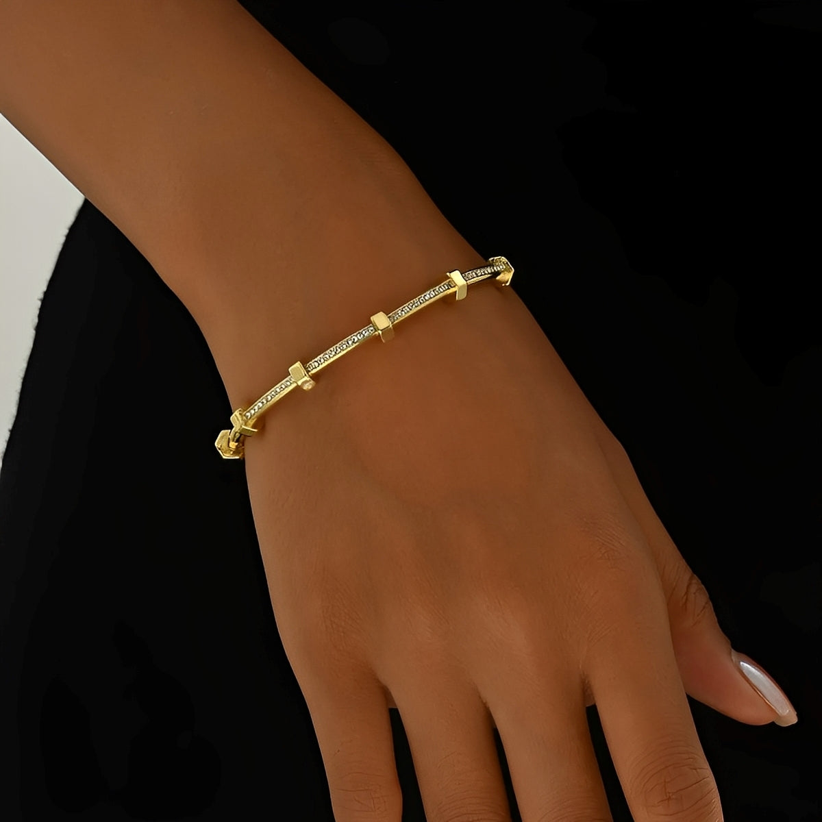 Amy – strahlendes goldenes Armband
