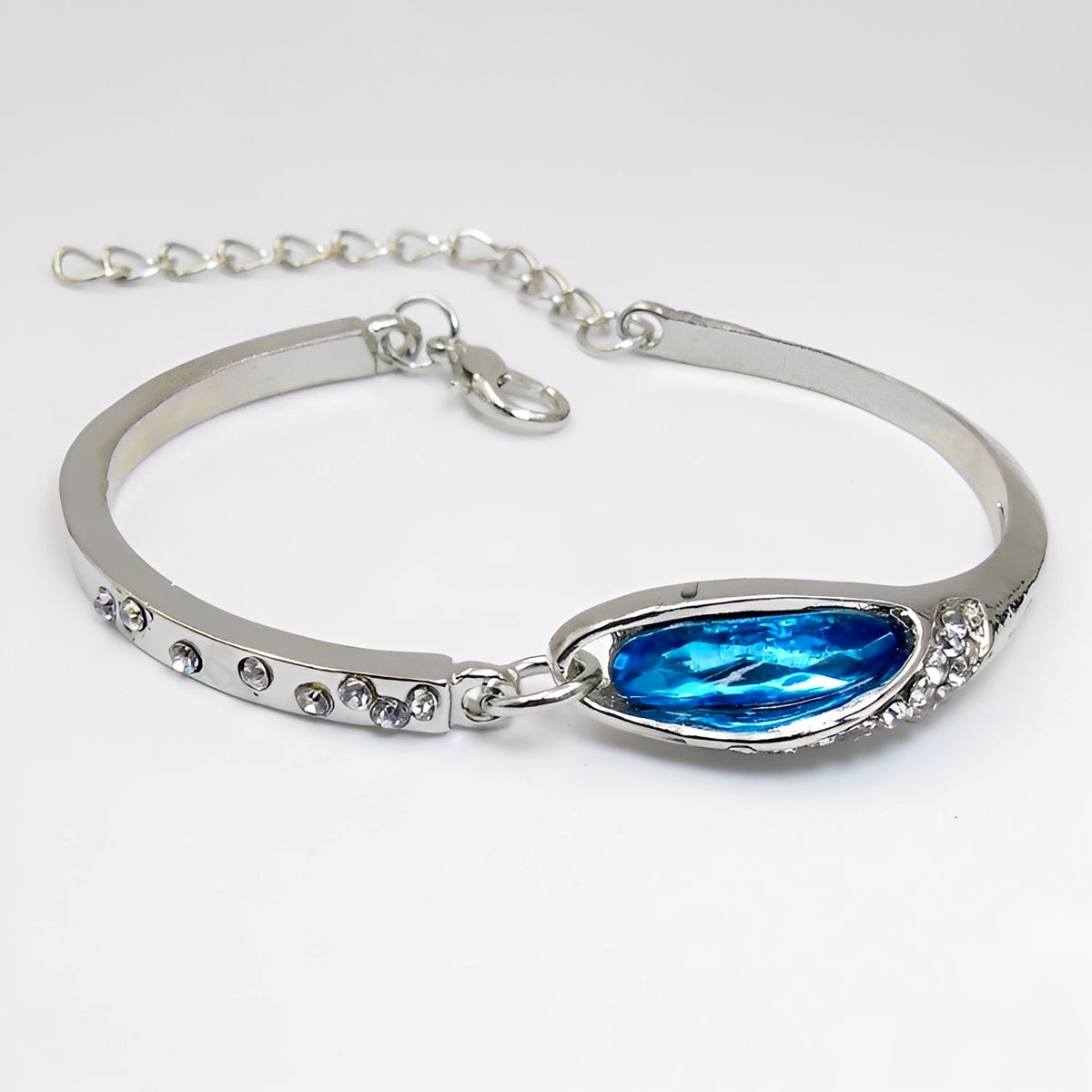Miku – Stilvolles Armband mit Saphiren