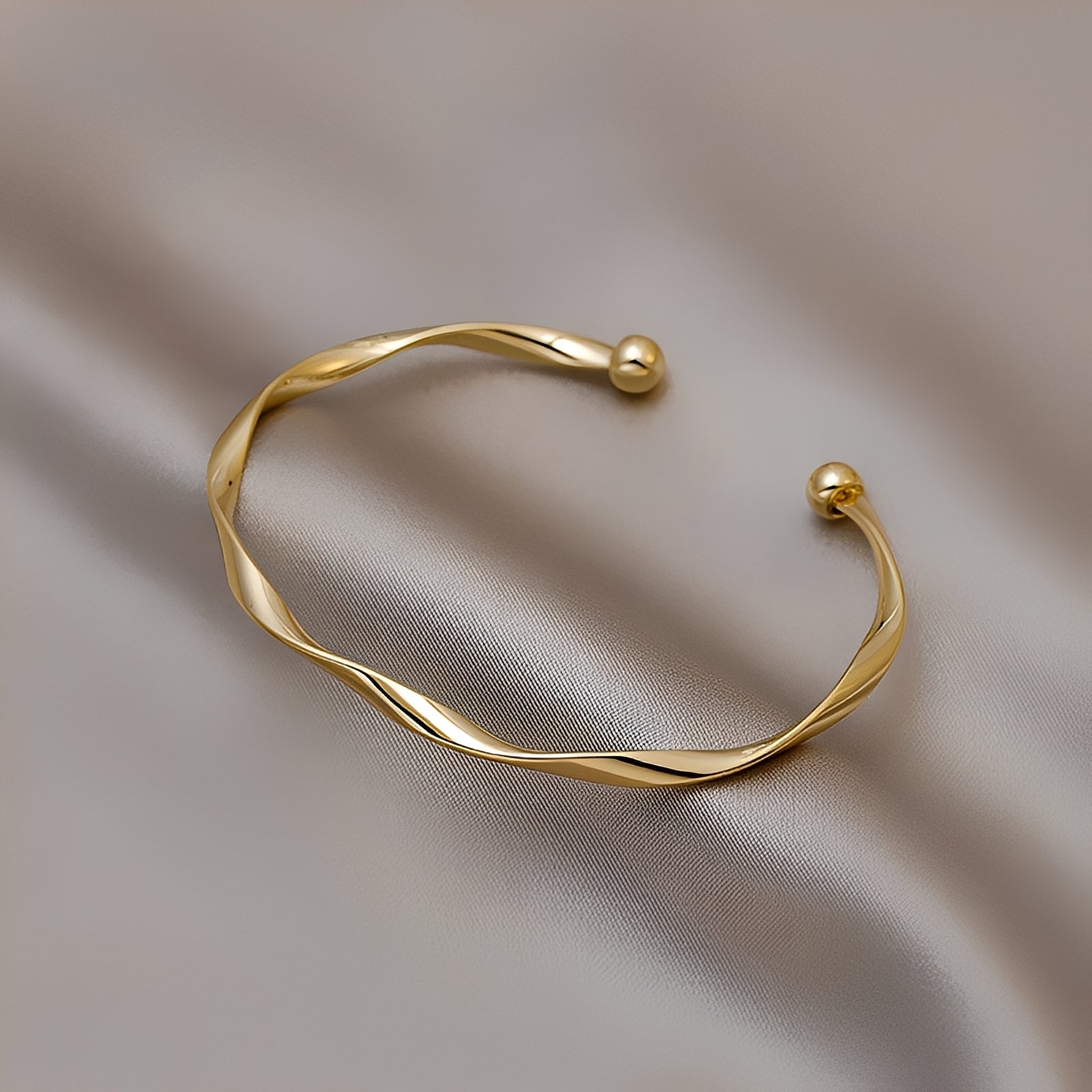 Lara – Stilvolles Armband in Gold
