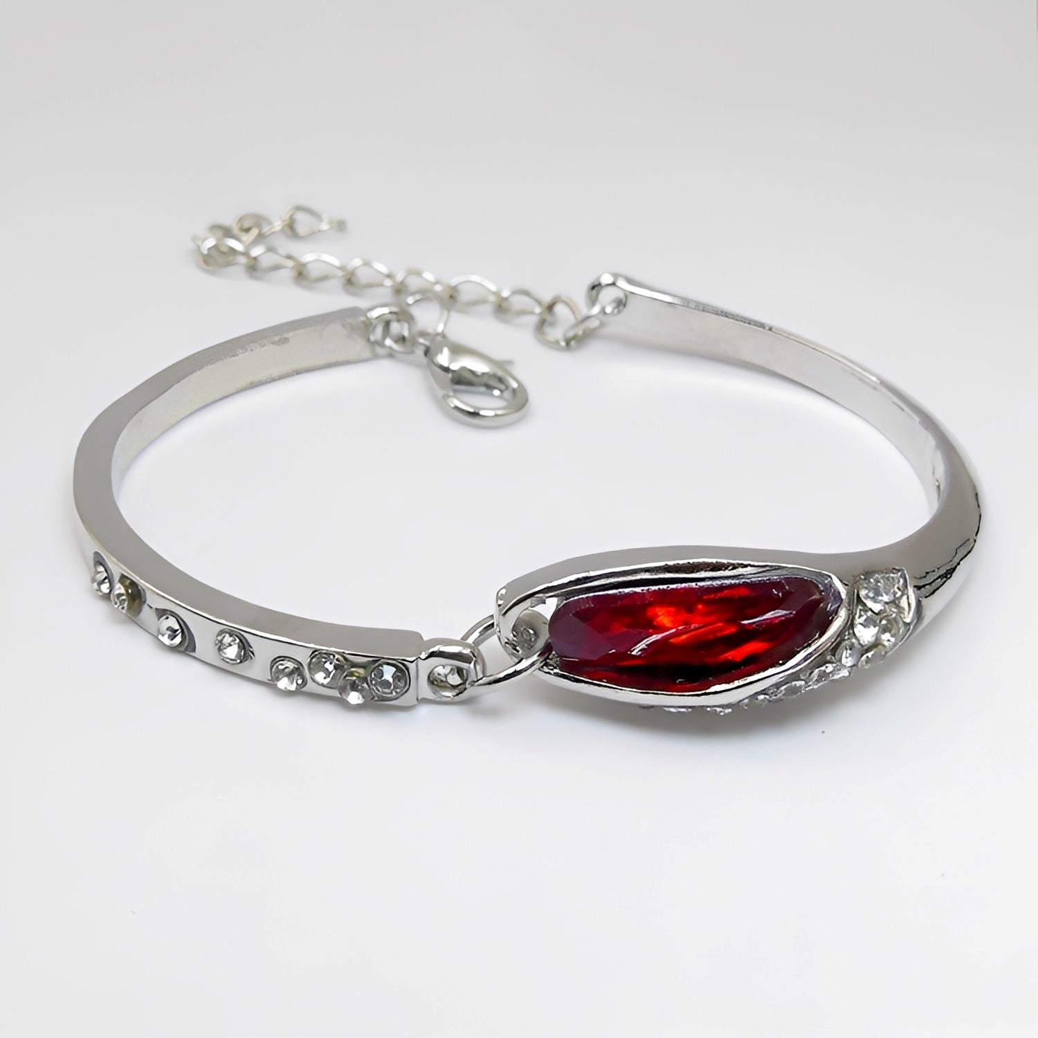 Miku – Stilvolles Armband mit Saphiren