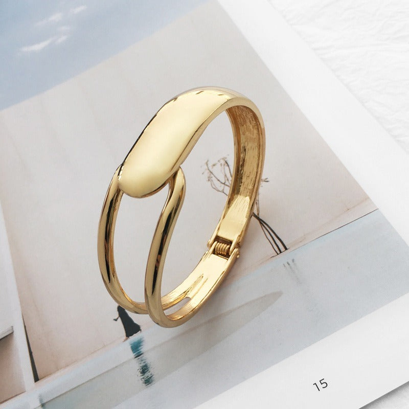 Alyssa – Stilvolles goldenes Armband