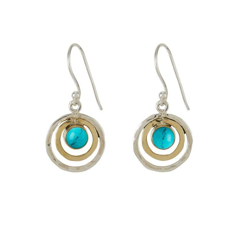 Nayah – Boho Saturn Ohrringe mit Türkisstein, in Silber und Gold gestaltet
