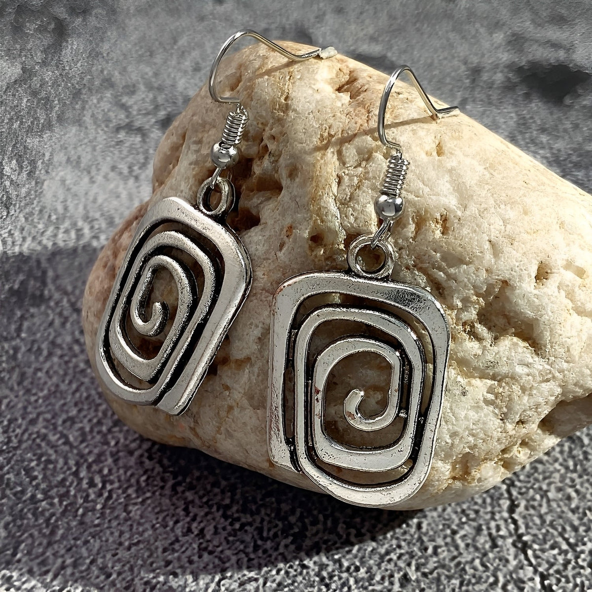 Kaia – Boho-Ohrringe in Silber mit Spiralform