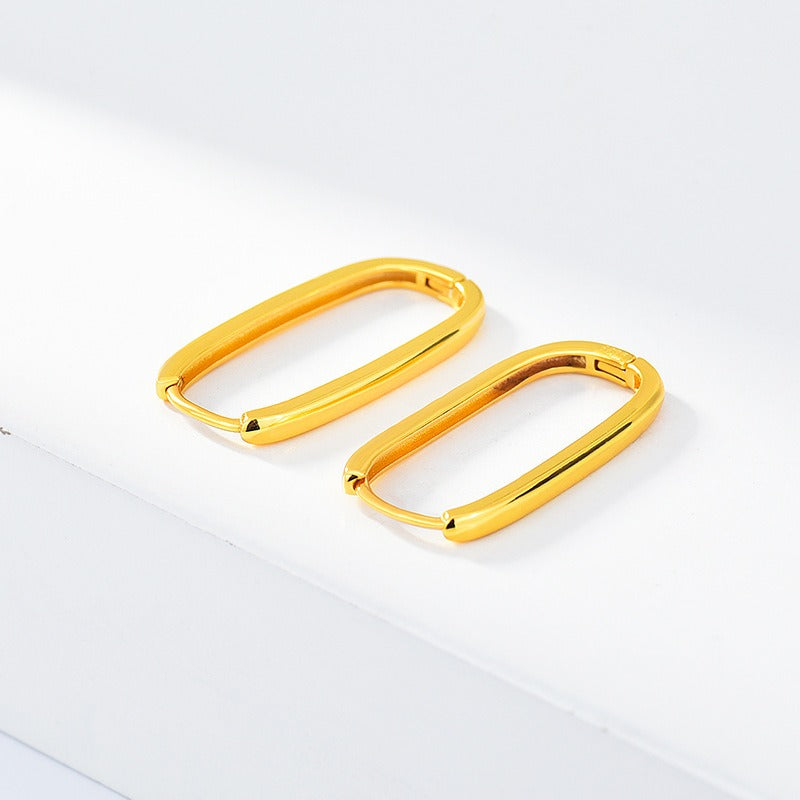 Laura – Retro Huggie Ohrringe in Quadratform