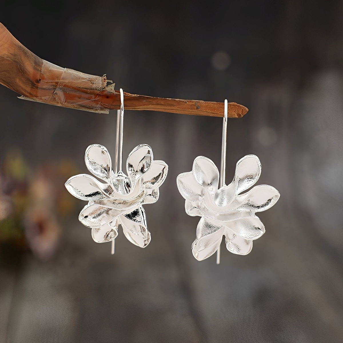 Chary – Vintage Ohrringe mit Blumen in Silber