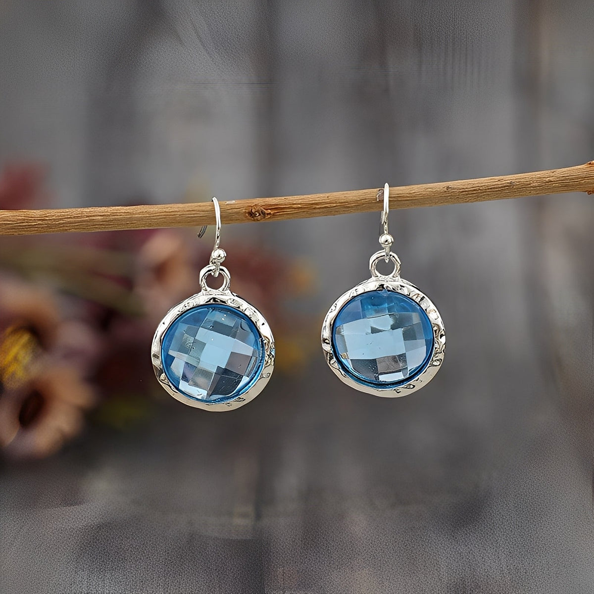 Azura – Vintage-Ohrringe mit blauen Kristallen