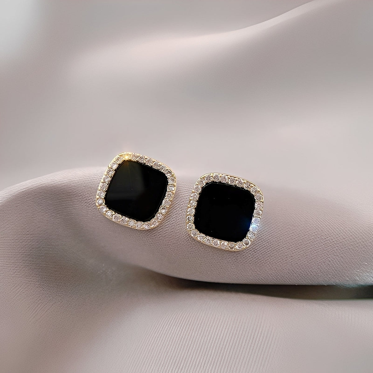 Catherine – Ohrringe aus Onyx und ewigen Diamanten