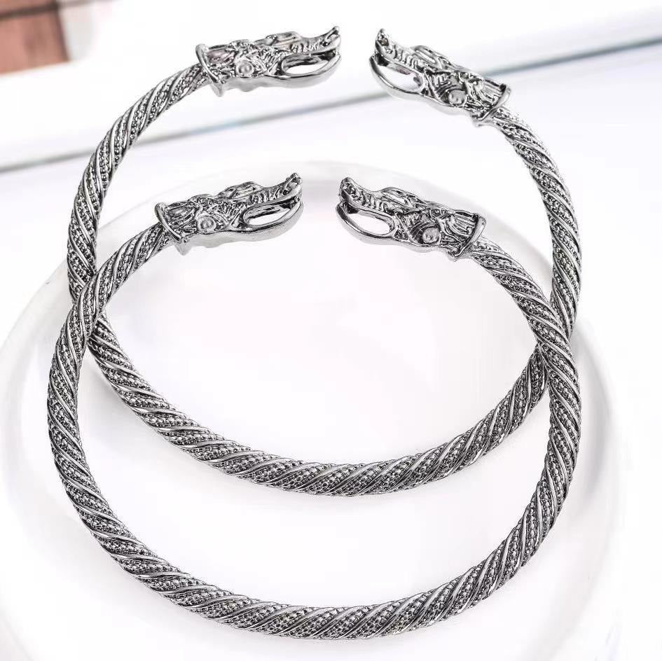 Ragnar – Wikingerarmband im antiken Silberstil für Männer
