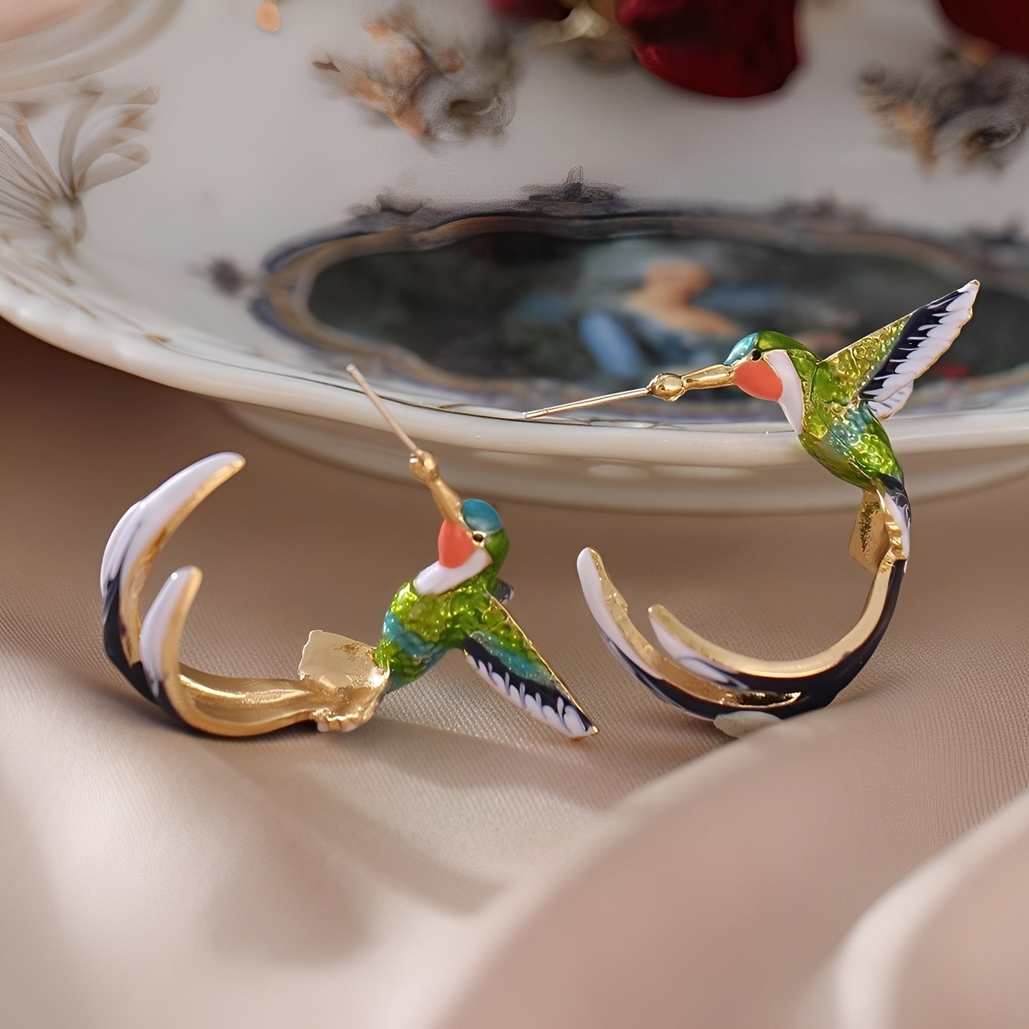 Wendy – Vintage Emaille Kolibri Ohrringe