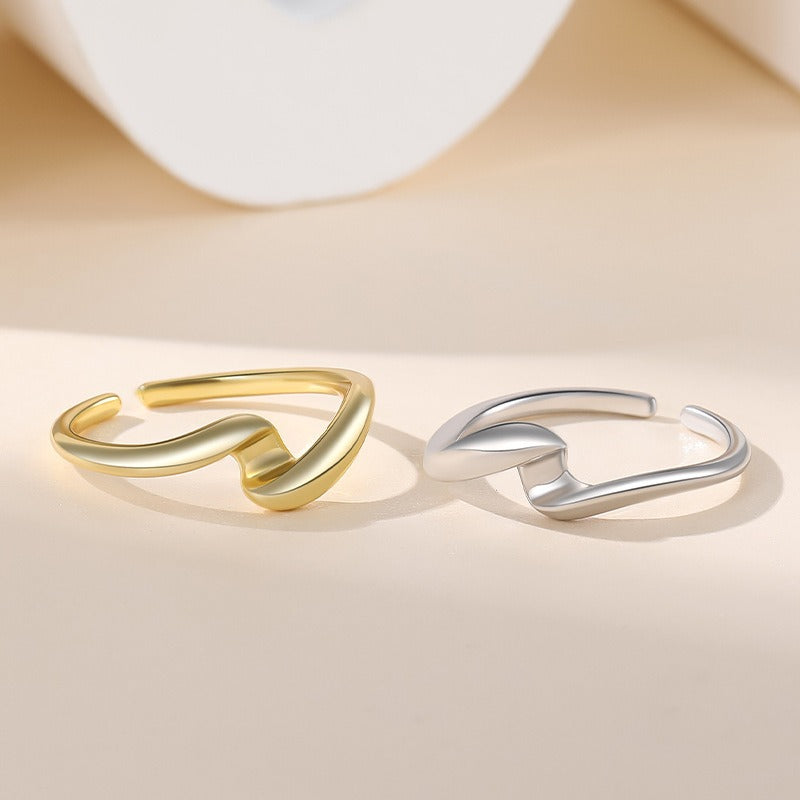Elaine – S925 Silberring mit asymmetrischer Wasserwelle