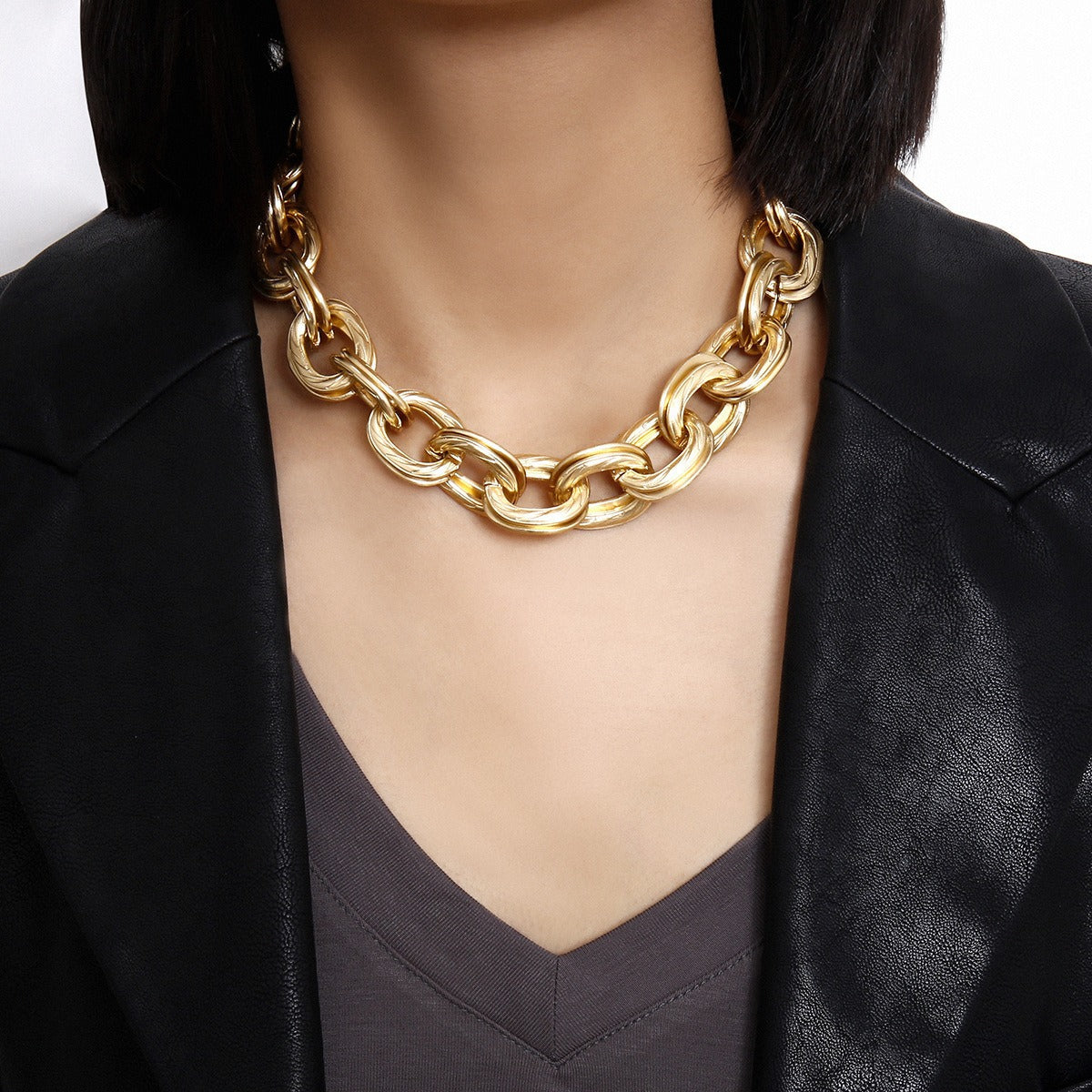 Alessia – Halskette mit breiten goldenen Gliedern