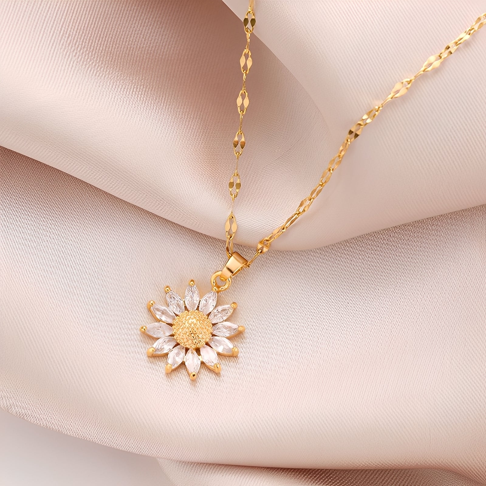Manon – Glänzende Sonnenblumen-Halskette in Gold